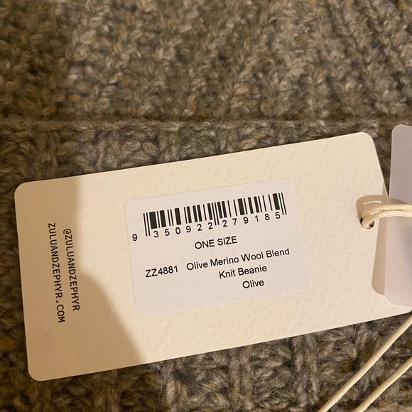 Zulu & Zephyr - OLIVE MERINO WOOL BLEND KNIT BEANIE - Picture 3 of 3